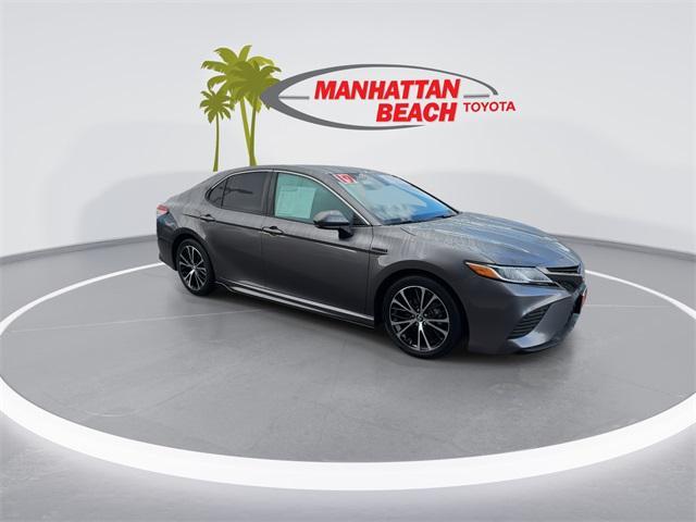 used 2019 Toyota Camry Hybrid car, priced at $16,572