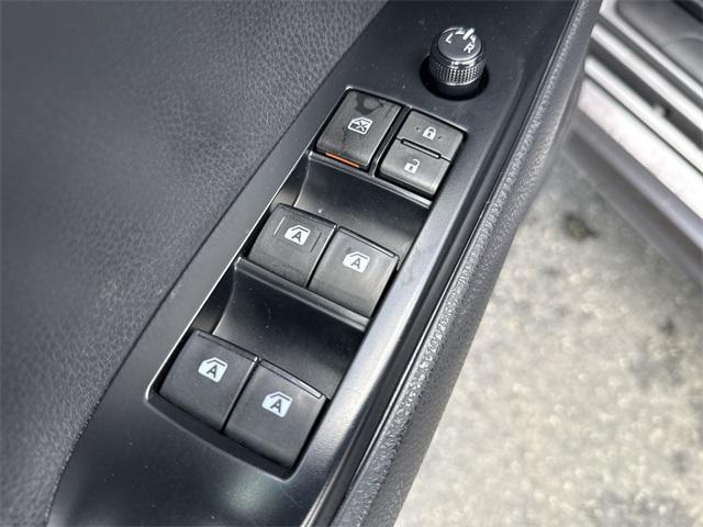 used 2019 Toyota Camry Hybrid car, priced at $16,572