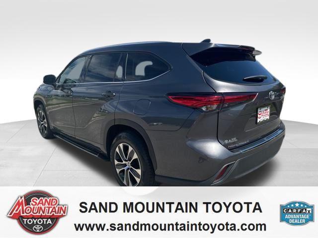 used 2021 Toyota Highlander car, priced at $33,938