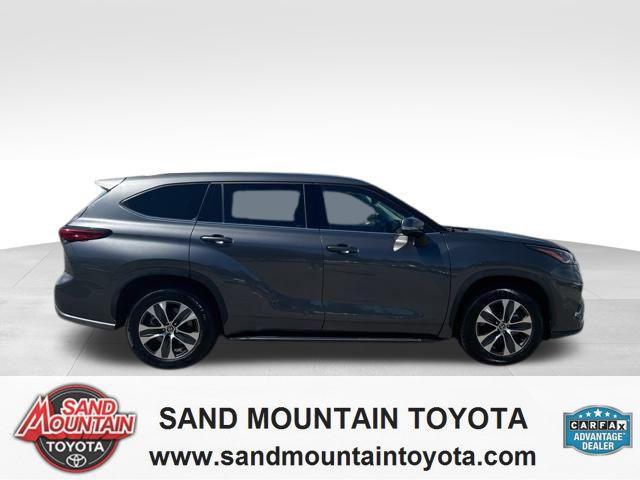 used 2021 Toyota Highlander car, priced at $33,938