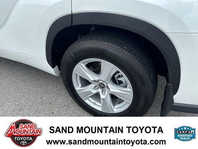 used 2023 Toyota Highlander car, priced at $33,863