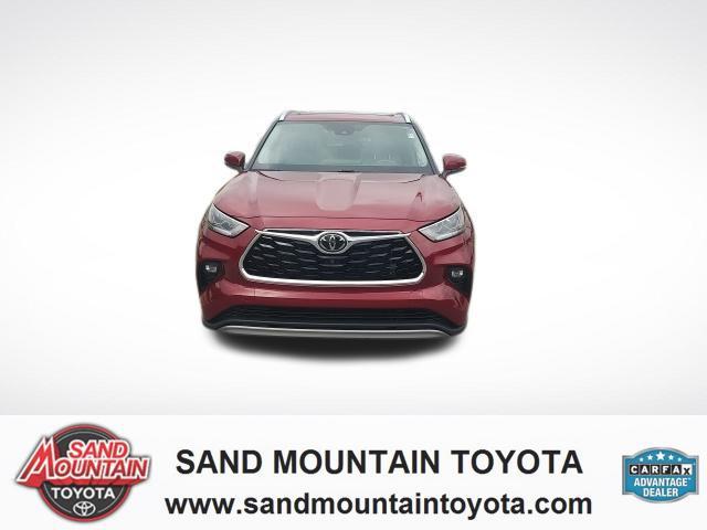 used 2022 Toyota Highlander car, priced at $40,862