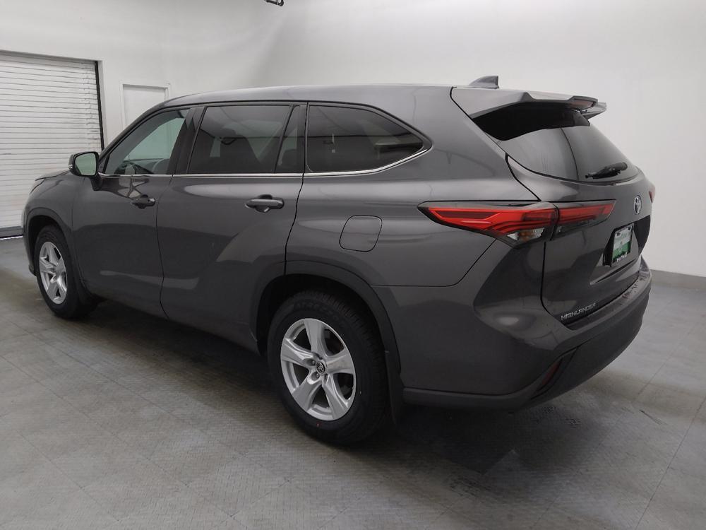 used 2021 Toyota Highlander car, priced at $27,595