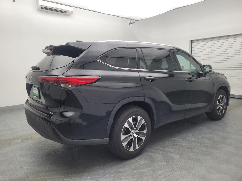 used 2021 Toyota Highlander car, priced at $30,495