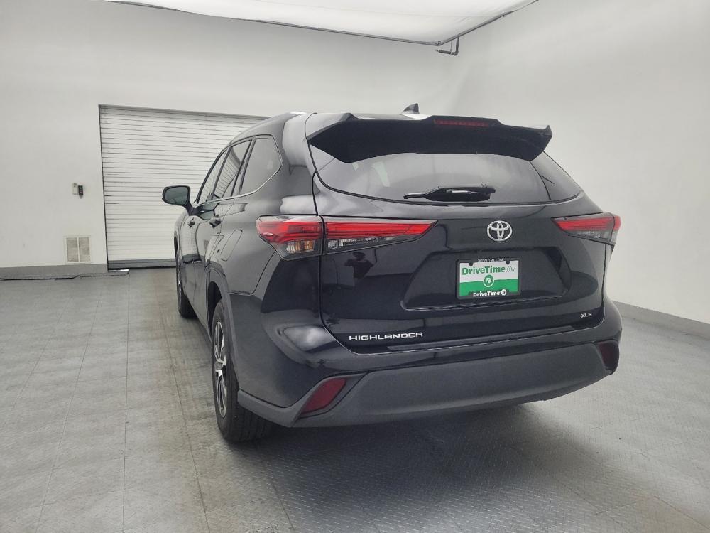used 2021 Toyota Highlander car, priced at $30,495