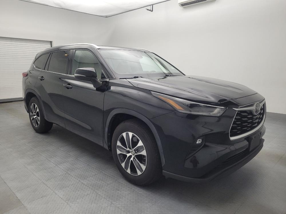 used 2021 Toyota Highlander car, priced at $30,495