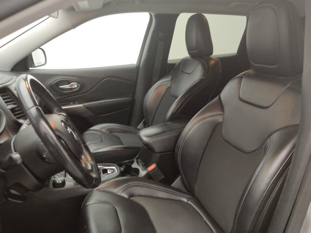 used 2019 Jeep Cherokee car, priced at $18,095