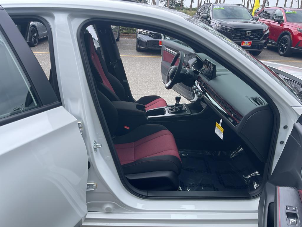 new 2025 Honda Civic Si car, priced at $31,855