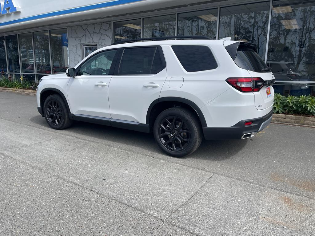 new 2025 Honda Pilot car, priced at $52,405