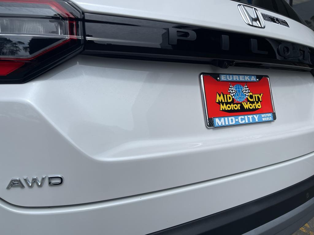 new 2025 Honda Pilot car, priced at $52,405