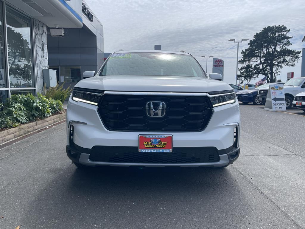 new 2025 Honda Pilot car, priced at $52,405