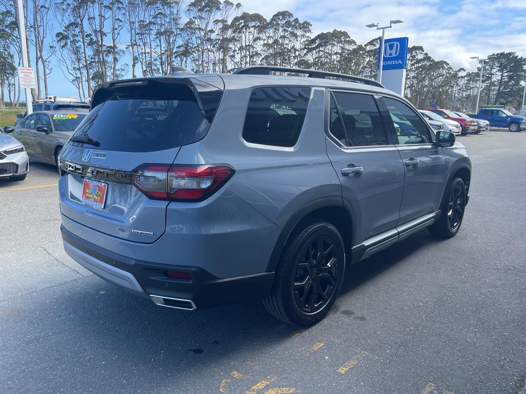 new 2025 Honda Pilot car, priced at $53,650