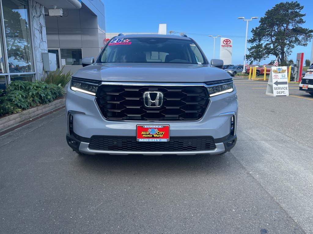 new 2025 Honda Pilot car, priced at $53,650
