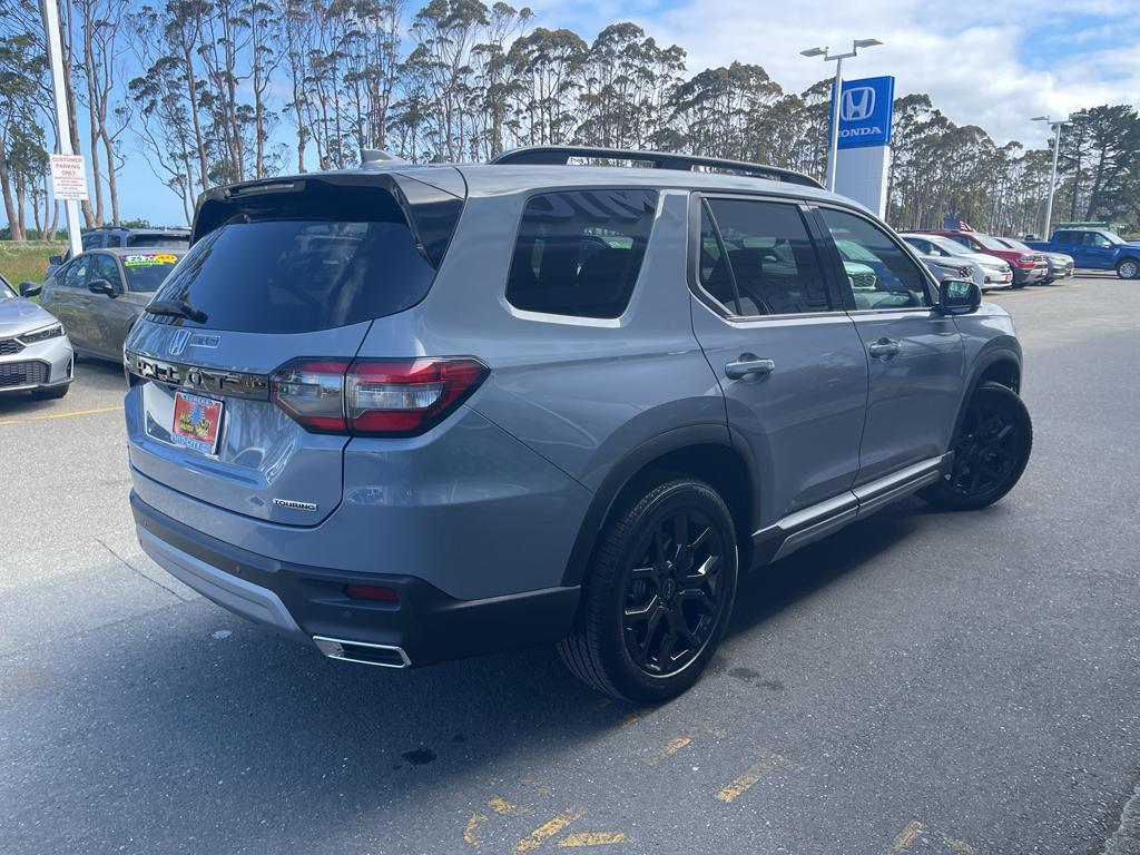 new 2025 Honda Pilot car, priced at $53,650