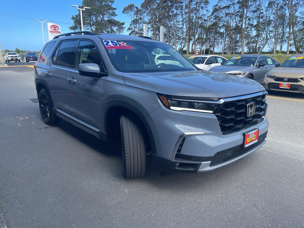 new 2025 Honda Pilot car, priced at $53,650