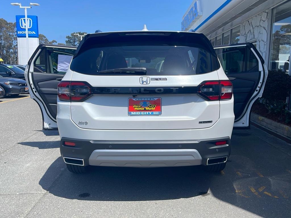 new 2025 Honda Pilot car, priced at $53,405