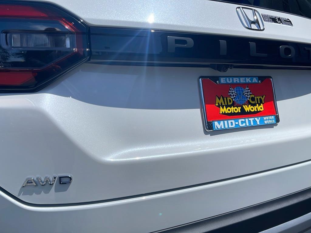 new 2025 Honda Pilot car, priced at $53,405