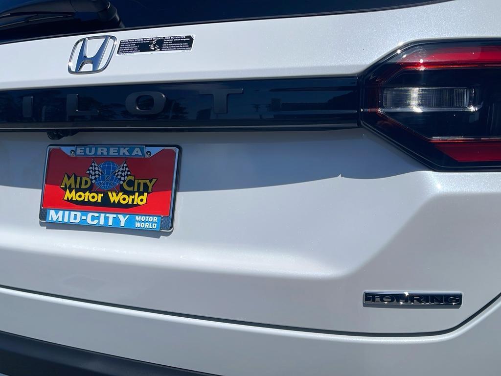 new 2025 Honda Pilot car, priced at $53,405