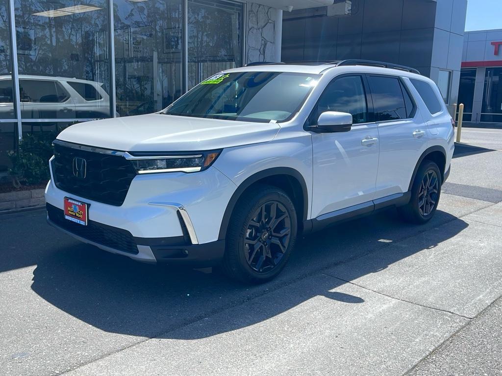 new 2025 Honda Pilot car, priced at $53,405