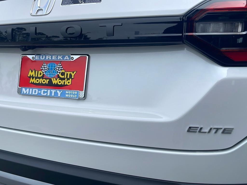 new 2025 Honda Pilot car, priced at $54,985
