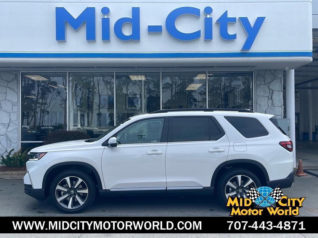 new 2025 Honda Pilot car, priced at $54,985