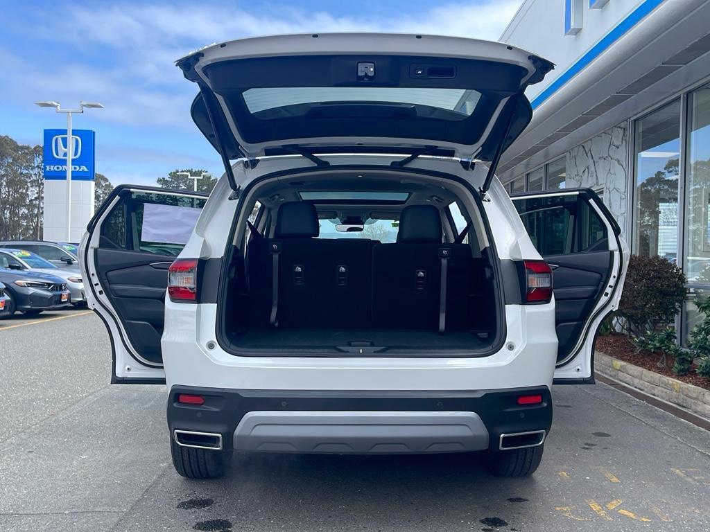 new 2025 Honda Pilot car, priced at $54,985