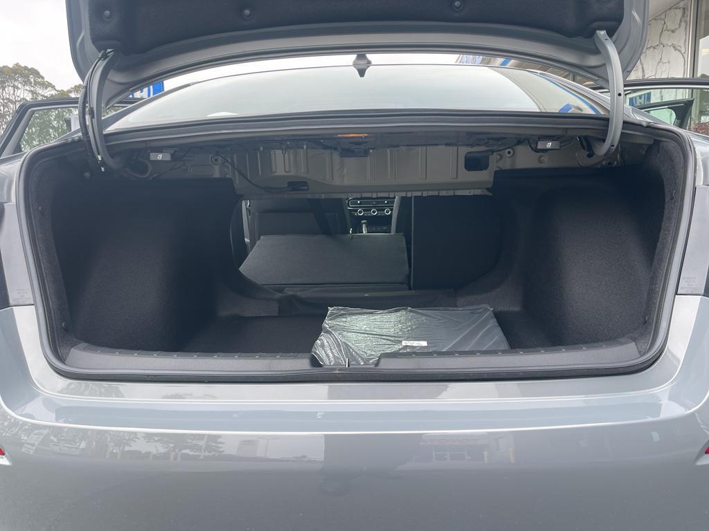new 2025 Honda Civic Hybrid car, priced at $30,555