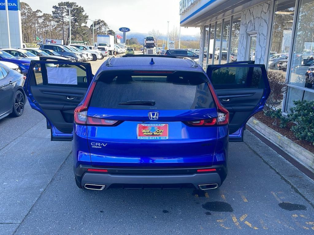 new 2025 Honda CR-V Hybrid car, priced at $40,955