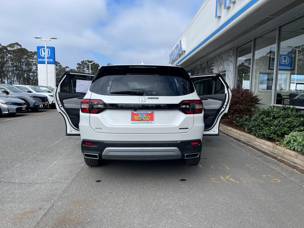 new 2025 Honda Pilot car, priced at $50,505