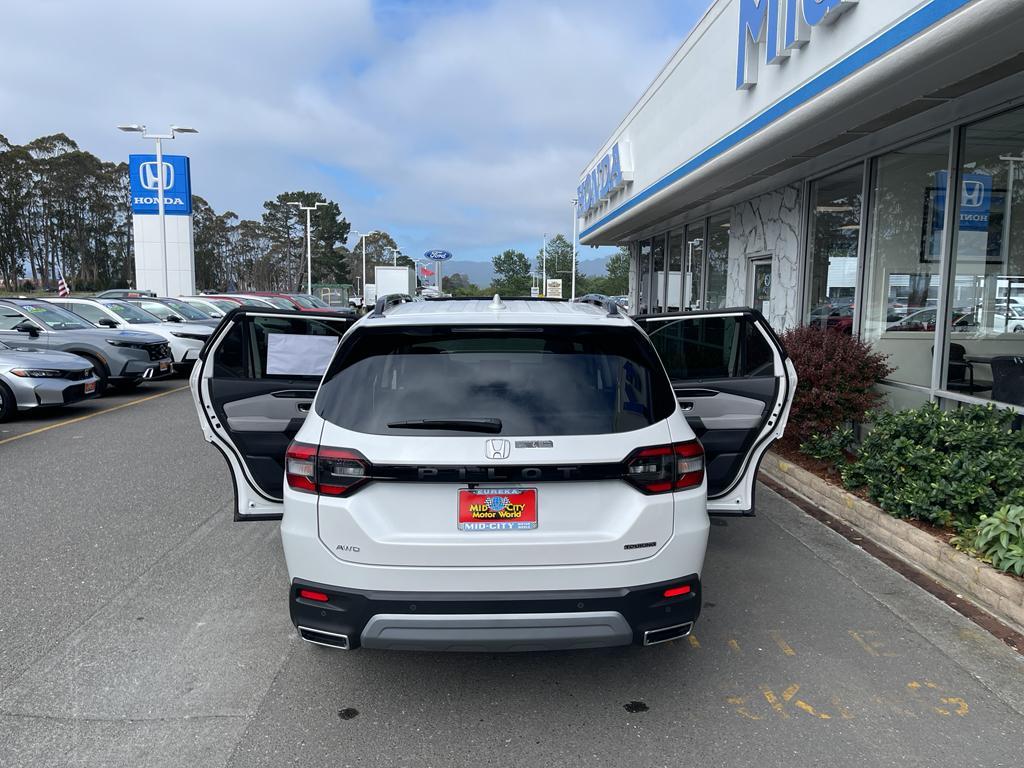new 2025 Honda Pilot car, priced at $50,505