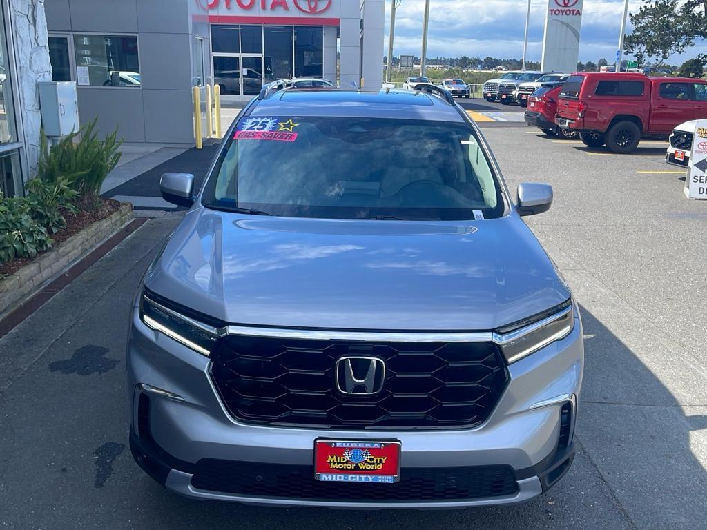 new 2025 Honda Pilot car, priced at $51,050