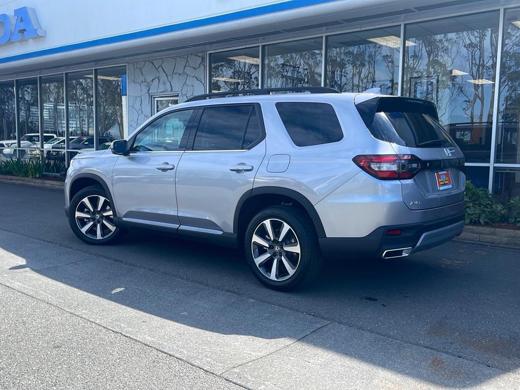 new 2025 Honda Pilot car, priced at $51,050