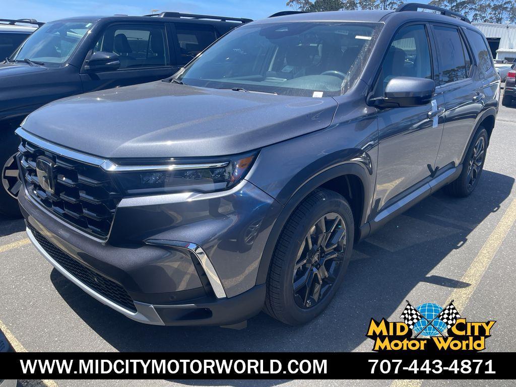 new 2025 Honda Pilot car, priced at $52,950