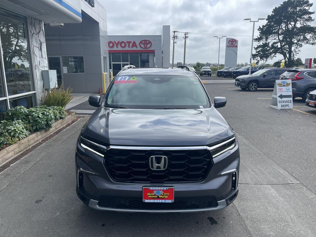 new 2025 Honda Pilot car, priced at $52,950