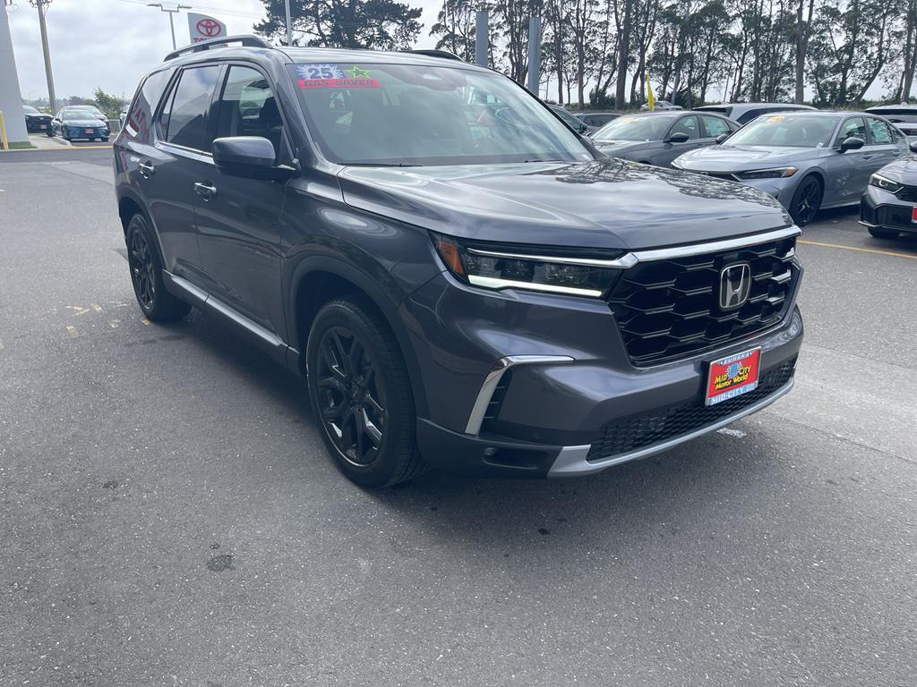 new 2025 Honda Pilot car, priced at $52,950