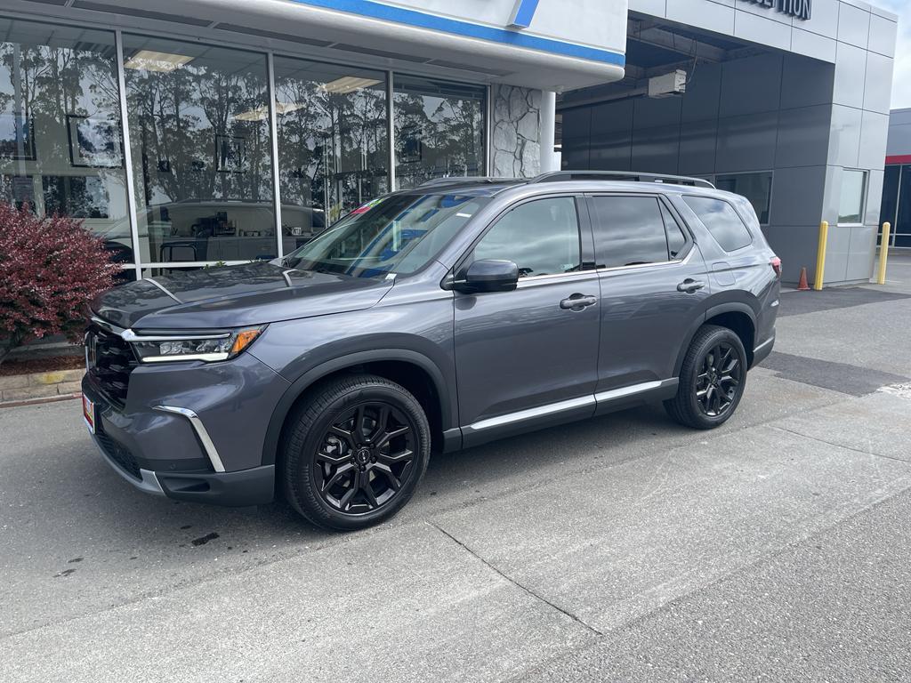 new 2025 Honda Pilot car, priced at $52,950