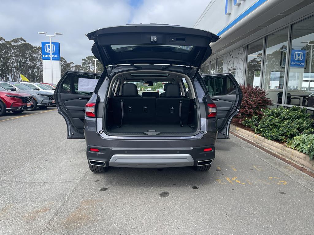new 2025 Honda Pilot car, priced at $52,950