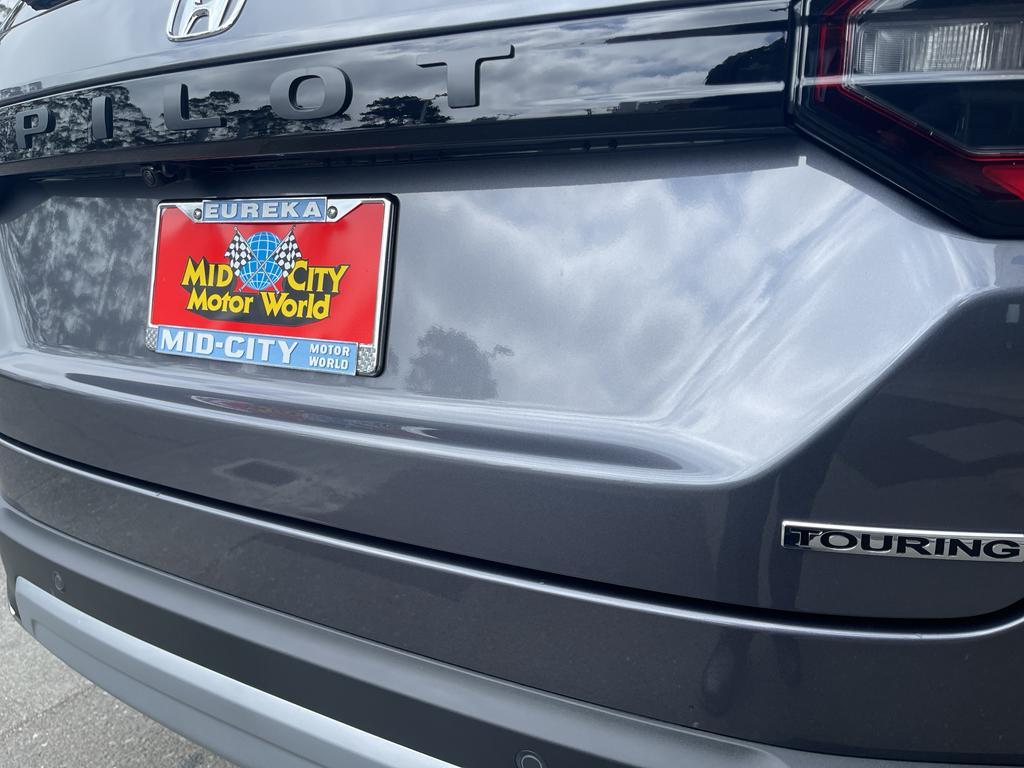 new 2025 Honda Pilot car, priced at $52,950