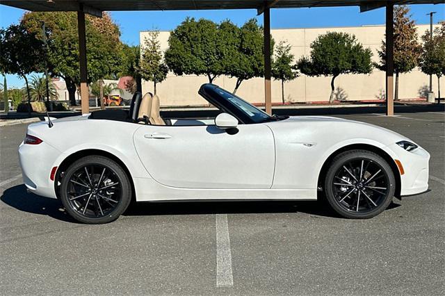 new 2024 Mazda MX-5 Miata car