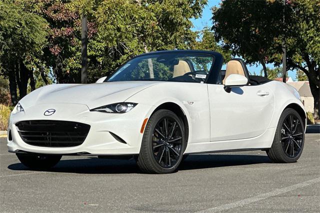 new 2024 Mazda MX-5 Miata car