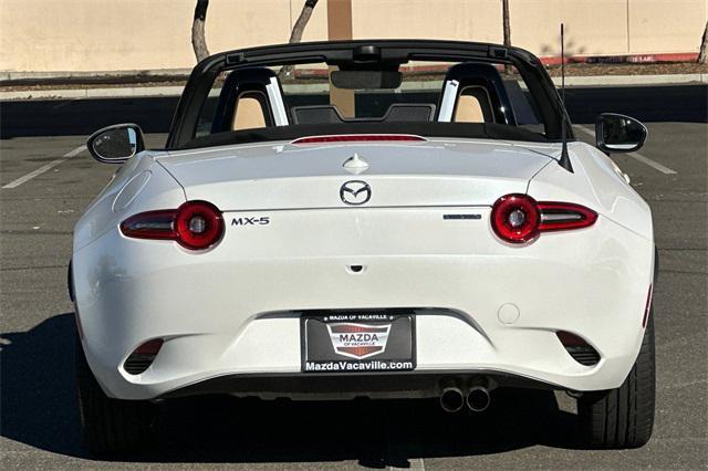 new 2024 Mazda MX-5 Miata car