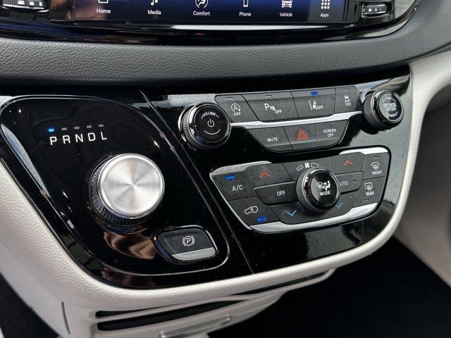 used 2024 Chrysler Pacifica car, priced at $31,875