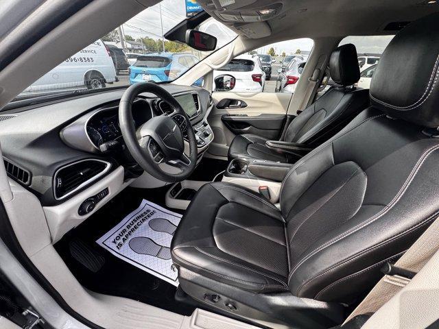 used 2024 Chrysler Pacifica car, priced at $31,875