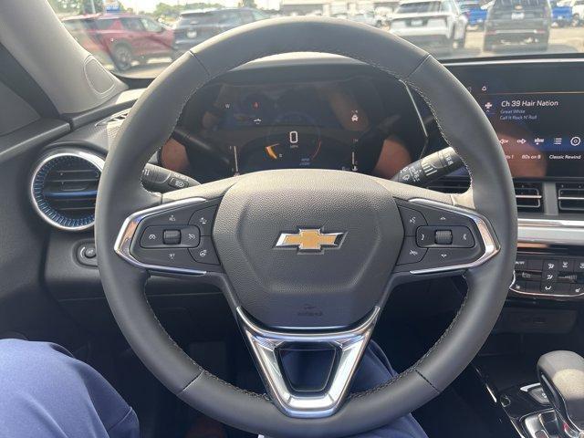 new 2025 Chevrolet Trax car