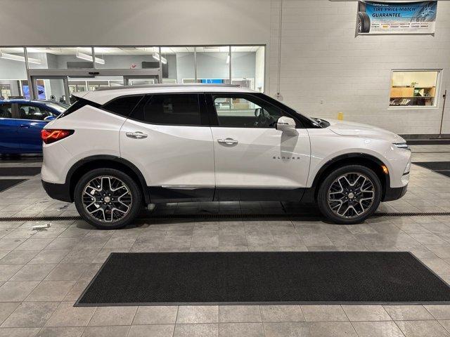 new 2025 Chevrolet Blazer car