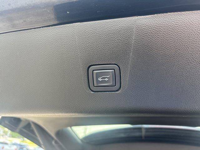 used 2023 Chevrolet Traverse car, priced at $38,995