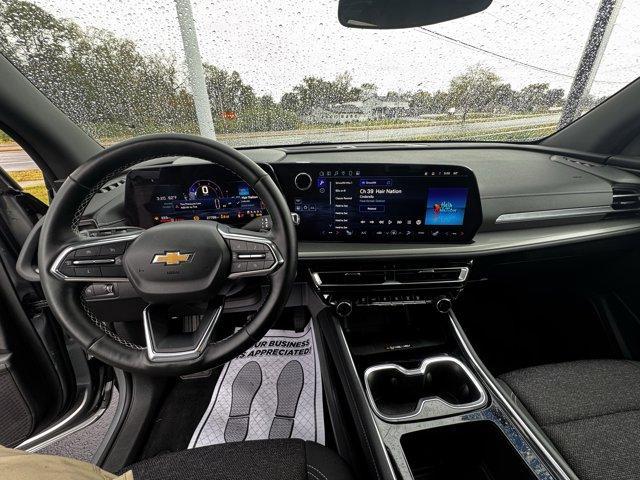 used 2025 Chevrolet Traverse car, priced at $35,555