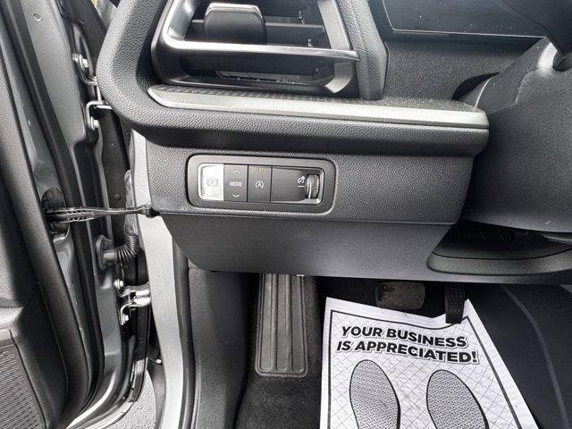 used 2025 Chevrolet Traverse car, priced at $35,555