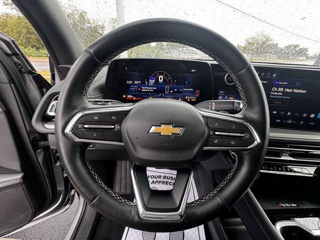 used 2025 Chevrolet Traverse car, priced at $35,555