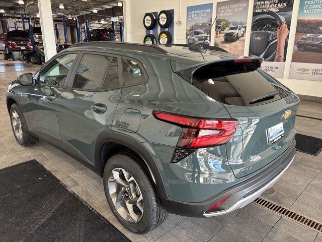 new 2025 Chevrolet Trax car